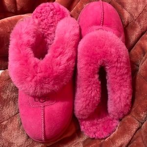 hot pink ugg slippers